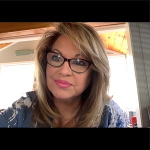 Meet your Posher, Vicki